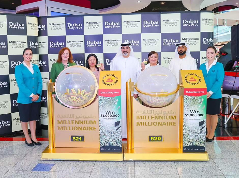 দুবাই ডিউটি ​​ফ্রি ড্রতে ১৫ বছর চেষ্টার পরে ১০ লক্ষ ডলার জিতলেন এশিয়ান প্রবাসী