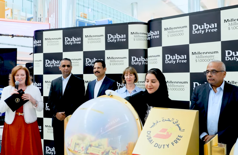 আমিরাতে ডিউটি ​​ফ্রি ড্রতে ১২ কোটি ২১ লক্ষ টাকা বাজিমাত এশিয়ান প্রবাসীর