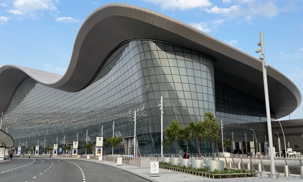 আবুধাবি বিমানবন্দরে বিনামূল্যে ১০ জিবি ডাটা-সহ সিম কার্ড পাবে ভ্রমণকারীরা