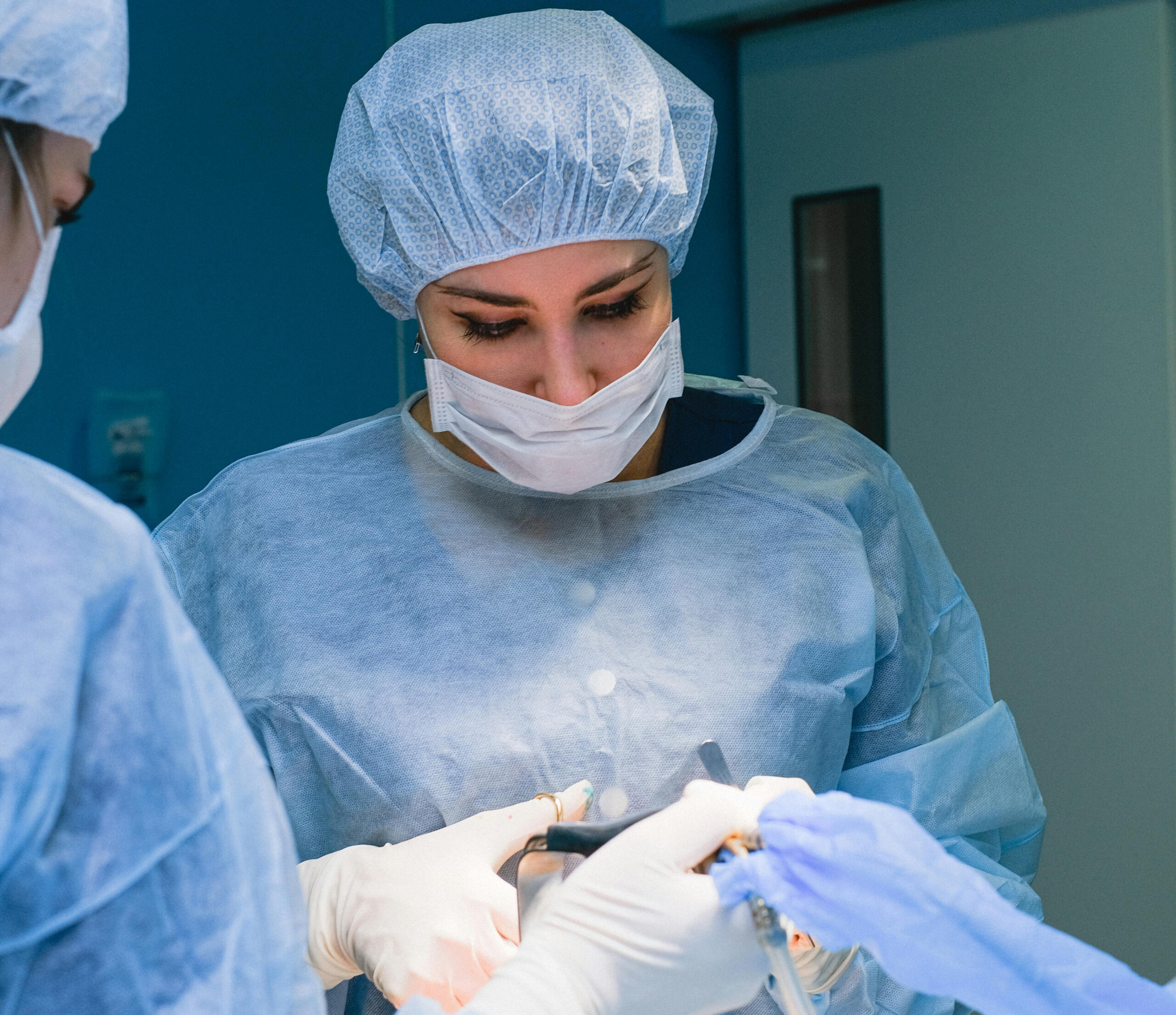 আমিরাতি বাবা মৃ’ত মেয়ের অঙ্গ দান করে বাঁচিয়েছেন তিনটি জীবন