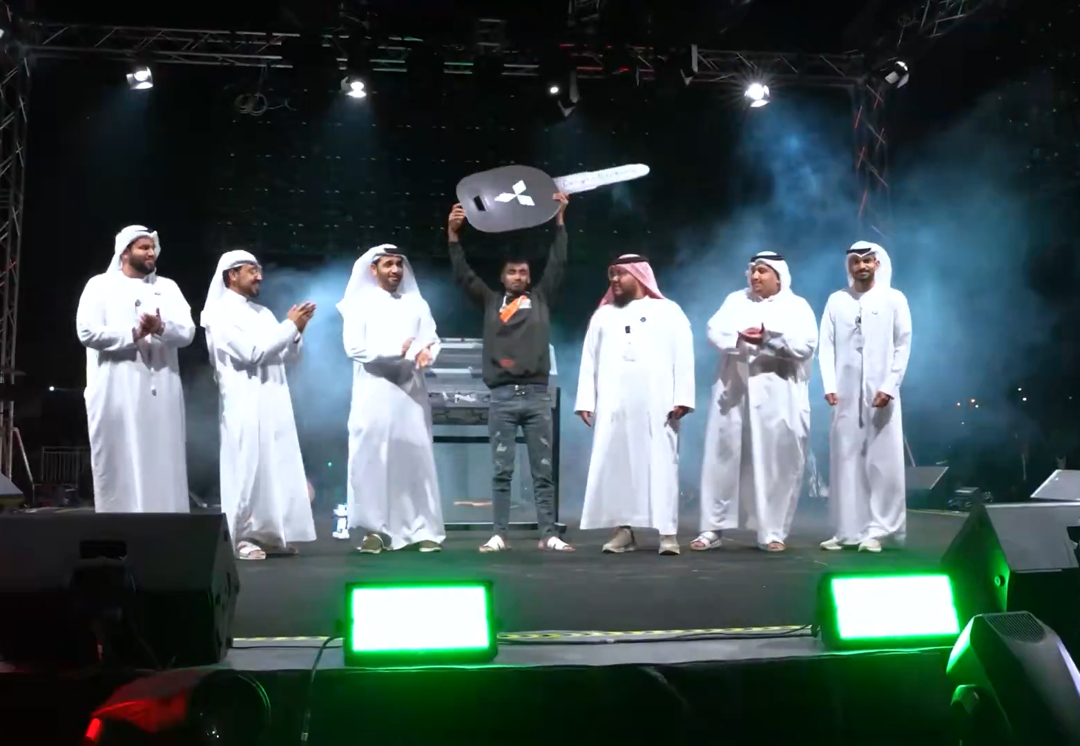 আমিরাতে ঈদুল ইত্তেহাদ উদযাপনে গ্র্যান্ড প্রাইজ গাড়ি জিতেছেন বাংলাদেশি কাঠমিস্ত্রি