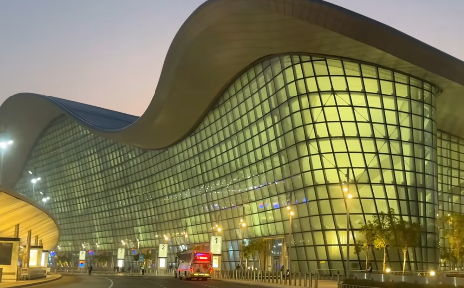 আবুধাবি বিমানবন্দরে ২০২৫ সালে যাত্রী এসেছে ৩ কোটি ৩০ লক্ষ