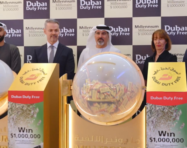 দুবাই ডিউটি ​​ফ্রি ড্রতে ১০ লক্ষ ডলার করে জিতলেন দুই ভ্রমণকারী